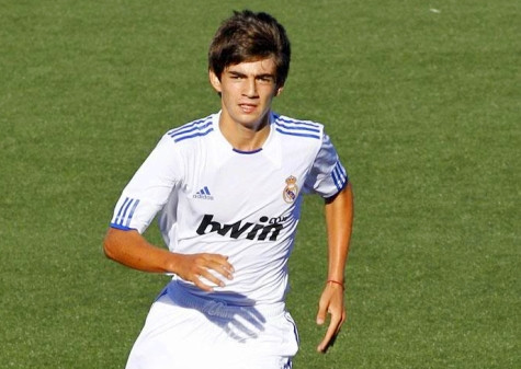 Cậu con trai Enzo của Zinedine Zidane.