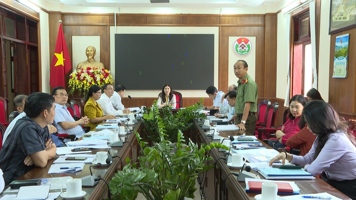 Bà Tôn Thị Ngọc Hạnh, Phó Chủ tịch Ủy ban Nhân dân tỉnh, Trưởng ban chỉ đạo Kỳ thi tốt nghiệp trung học phổ thông tỉnh Đắk Nông năm 2023 chủ trì cuộc họp để đánh giá công tác chuẩn bị kỳ thi. Ảnh: NVCC