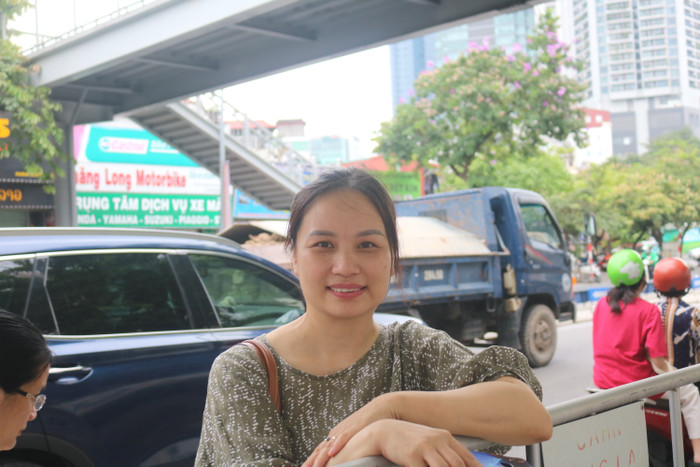 Phụ huynh xin nghỉ làm để đồng hành cùng sĩ tử mùa thi. Ảnh: Vân Ánh Phụ huynh xin nghỉ làm để đồng hành cùng sĩ tử mùa thi. Ảnh: Vân Ánh