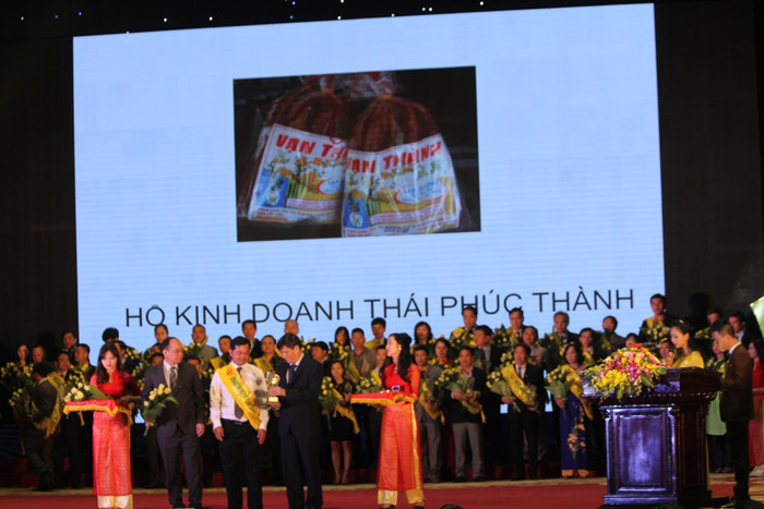 Lễ trao giải Thương hiệu vàng thực phẩm Việt Nam năm 2014 được trao cho 76 doanh nghiệp. (Ảnh MĐ) Lễ trao giải Thương hiệu vàng thực phẩm Việt Nam năm 2014 được trao cho 76 doanh nghiệp. (Ảnh MĐ)