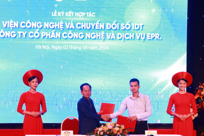 Viện Công nghệ và chuyển đổi số ký kết hợp tác với Công ty cổ phần công nghệ và dịch vụ EPR. vien-cong-nghe-va-chuyen-doi-so-idt (8).JPG