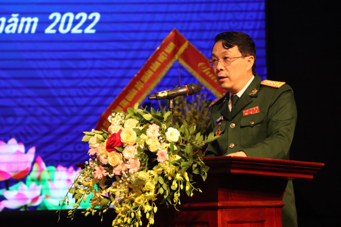 Đại tá, Thạc sĩ, Nhà giáo ưu tú, Nhạc sĩ Nguyễn Xuân Thủy - Hiệu trưởng Trường Đại học Văn hoá-Nghệ thuật Quân đội phát biểu tại buổi lễ. (Ảnh: MĐ) Đại tá, Thạc sĩ, Nhà giáo ưu tú, Nhạc sĩ Nguyễn Xuân Thủy - Hiệu trưởng Trường Đại học Văn hoá-Nghệ thuật Quân đội phát biểu tại buổi lễ. (Ảnh: MĐ)