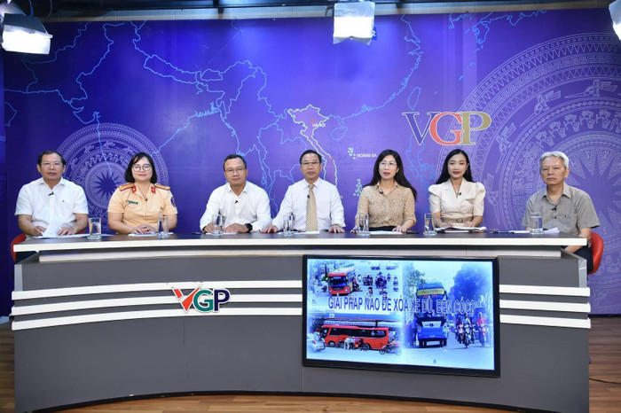 Các chuyên gia tại buổi tọa đàm. (Ảnh: Cổng thông tin điện tử Chính phủ)