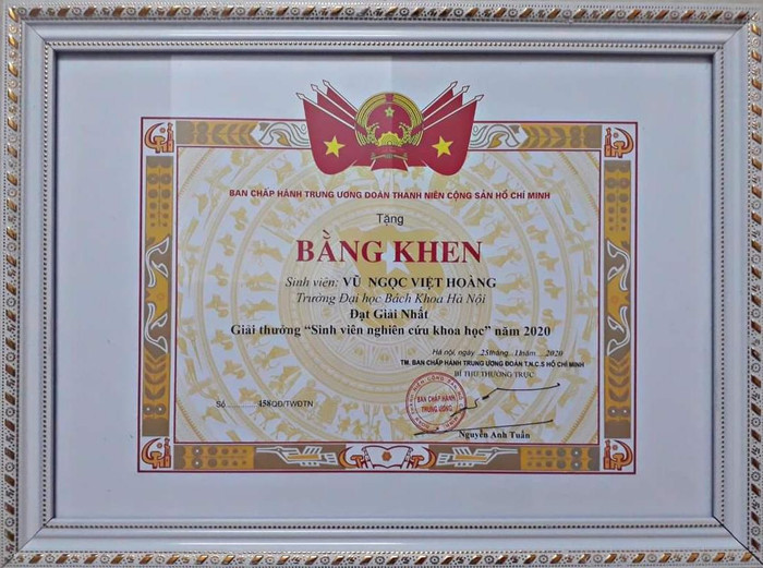 Vũ Ngọc Việt Hoàng đạt giải Nhất cuộc thi "Sinh viên nghiên cứu khoa học" năm 2020 (Ảnh: Nhân vật cung cấp) Vũ Ngọc Việt Hoàng đạt giải Nhất cuộc thi "Sinh viên nghiên cứu khoa học" năm 2020 (Ảnh: Nhân vật cung cấp)