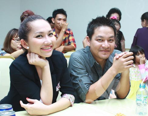 "Út Ráng" cho biết, tình yêu của chị và bạn trai đã đến độ chín sau hai năm quen biết, yêu đương và đã đến thời điểm cả hai tính đến chuyện kết hôn "Út Ráng" cho biết, tình yêu của chị và bạn trai đã đến độ chín sau hai năm quen biết, yêu đương và đã đến thời điểm cả hai tính đến chuyện kết hôn