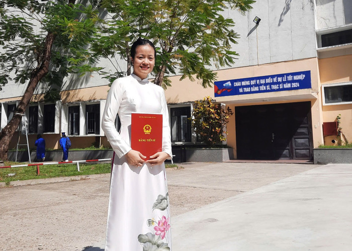 Tiến sĩ Lê Thị Hiền - cựu nghiên cứu sinh ngành Vật lý lý thuyết và Vật lý Toán tại Trường Đại học Sư phạm, Đại học Huế, hiện đang công tác tại Trường Đại học Sư phạm, Đại học Huế. Ảnh: NVCC. c hiền đh sp huế.jpg