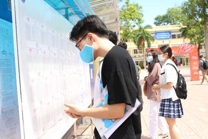 Hơn 1 triệu thí sinh đăng kí thi tốt nghiệp trung học phổ thông năm 2022. (Ảnh minh họa: Phạm Minh) Hơn 1 triệu thí sinh đăng kí thi tốt nghiệp trung học phổ thông năm 2022. (Ảnh minh họa: Phạm Minh)