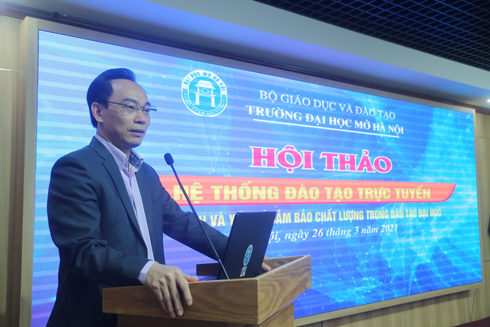 Thứ trưởng Hoàng Minh Sơn khẳng định vai trò của mô hình đào tạo trực tuyến (Ảnh: Đại học Mở Hà Nội) Thứ trưởng Hoàng Minh Sơn khẳng định vai trò của mô hình đào tạo trực tuyến (Ảnh: Đại học Mở Hà Nội)