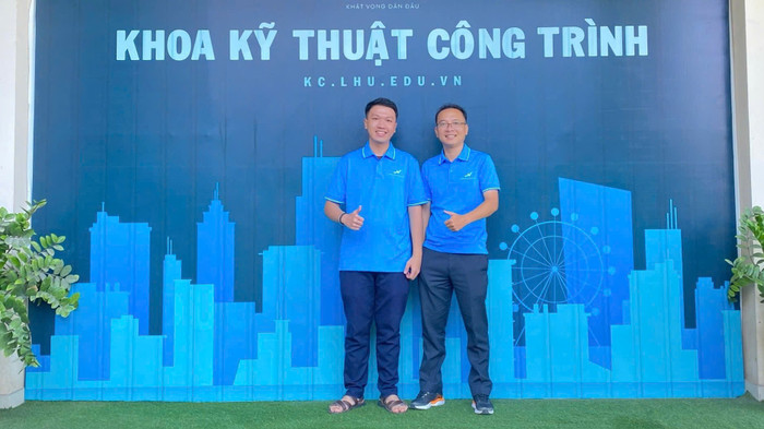 Nam sinh Phan Quốc Đạt (bên trái) - sinh viên K24 ngành Công nghệ kỹ thuật công trình xây dựng (chuyên ngành Xây dựng cầu đường), Trường Đại học Lạc Hồng. Ảnh: NVCC. em Phan Đạt lạc hồng.jpg