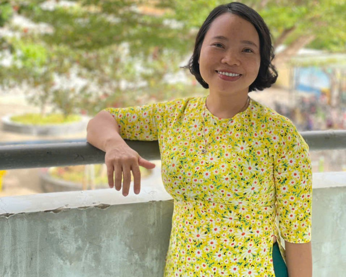 Cô Vũ Thị Ngân là giáo viên môn Tiếng Anh tại Trường Tiểu học Cao Văn Ngọc (huyện Côn Đảo, tỉnh Bà Rịa - Vũng Tàu). Ảnh: NVCC. chị Ngân cđ.jpg