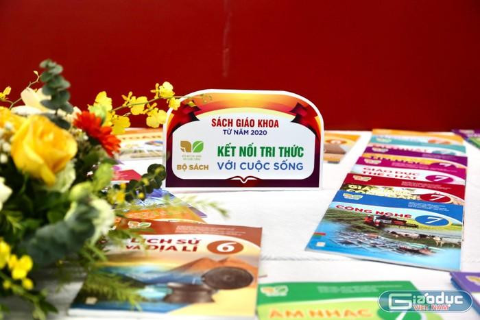 Bộ Giáo dục và Đào tạo đề xuất mua sách giáo khoa đưa vào thư viện trường học cho học sinh mượn. (Ảnh minh họa: Ngọc Ánh)