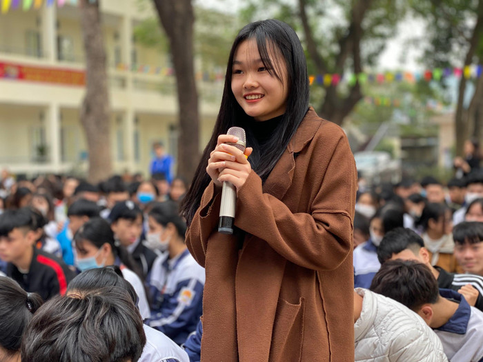 Học sinh chia sẻ băn khoăn về cơ hội nghề nghiệp trước làn sóng cách mạng công nghiệp 4.0 (Ảnh: Phạm Minh) Học sinh chia sẻ băn khoăn về cơ hội nghề nghiệp trước làn sóng cách mạng công nghiệp 4.0 (Ảnh: Phạm Minh)