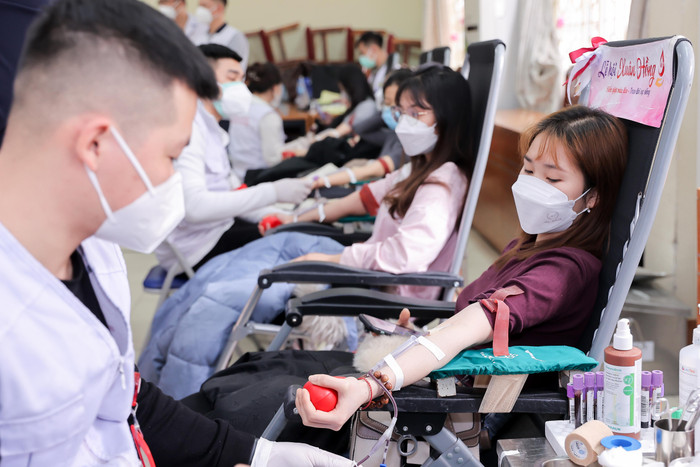 Chương trình “Blouse trắng - Trái tim hồng” nhằm lan tỏa sự yêu thương đến những bệnh nhân đang cần máu để chữa trị. (Ảnh: NTCC) Chương trình “Blouse trắng - Trái tim hồng” nhằm lan tỏa sự yêu thương đến những bệnh nhân đang cần máu để chữa trị. (Ảnh: NTCC)