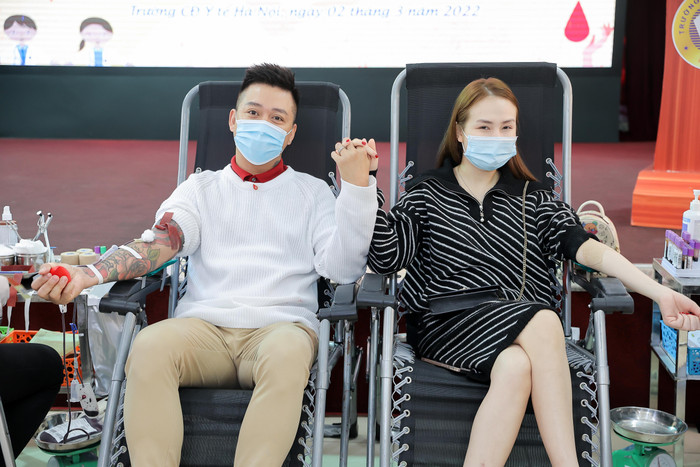 Ca sĩ Tuấn Hưng tham gia hiến máu tại Trường Cao đẳng Y tế Hà Nội. (Ảnh: NTCC) Ca sĩ Tuấn Hưng tham gia hiến máu tại Trường Cao đẳng Y tế Hà Nội. (Ảnh: NTCC)