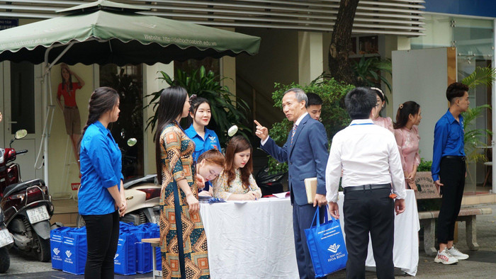 Kết nối với doanh nghiệp trong đào tạo và tổ chức Hội thảo khoa học là những điểm sáng trong phương thức đào tạo của Trường Đại học Hòa Bình. (Ảnh: NTCC) Kết nối với doanh nghiệp trong đào tạo và tổ chức Hội thảo khoa học là những điểm sáng trong phương thức đào tạo của Trường Đại học Hòa Bình. (Ảnh: NTCC)