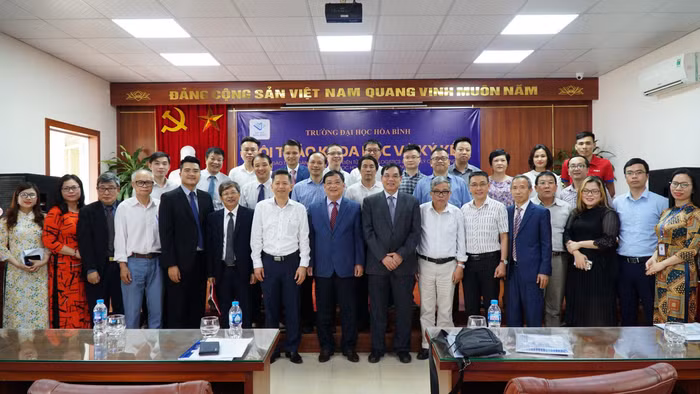 Trường đại học Hòa Bình đã đẩy mạnh mô hình đào tạo gắn với doanh nghiệp. (Ảnh: NTCC) Trường đại học Hòa Bình đã đẩy mạnh mô hình đào tạo gắn với doanh nghiệp. (Ảnh: NTCC)