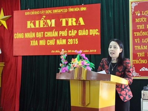 Phó Giám đốc Sở Giáo dục và Đào tạo Đinh Thị Hường (Ảnh: Phòng Giáo dục và Đào tạo Đà Bắc) pgds-gddt-hoa-binh-25673.jpg