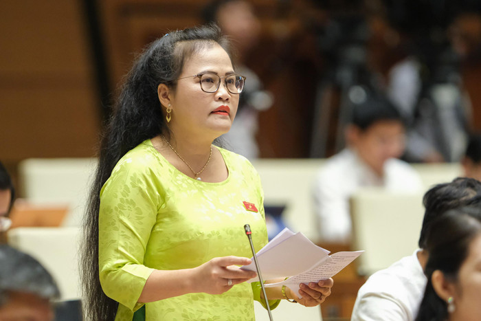 Đại biểu Quốc hội Nguyễn Thị Sửu cho rằng, cần có hoạt động kiểm soát các điểm cung ứng sách giáo khoa. Ảnh: Quochoi.vn Đại biểu Quốc hội Nguyễn Thị Sửu cho rằng, cần có hoạt động kiểm soát các điểm cung ứng sách giáo khoa. Ảnh: Quochoi.vn