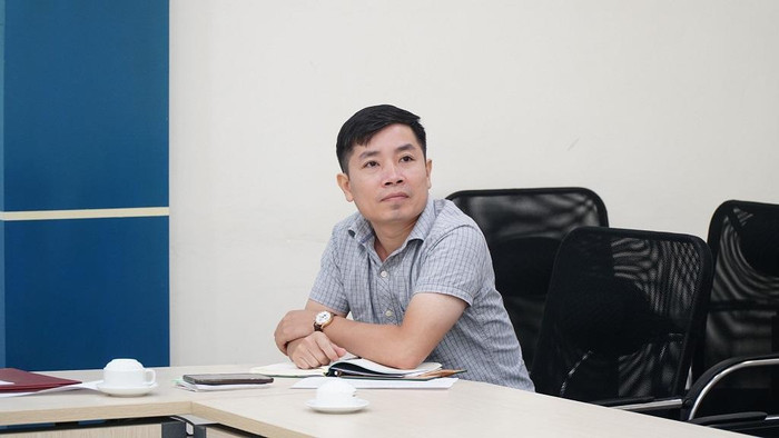 Thạc sĩ Lê Văn Hùng, Phó trưởng khoa, Khoa Mỹ thuật Công nghiệp và Kiến trúc, trường Đại học Hòa Bình. Thạc sĩ Lê Văn Hùng, Phó trưởng khoa, Khoa Mỹ thuật Công nghiệp và Kiến trúc, trường Đại học Hòa Bình.