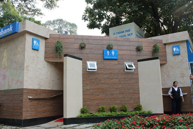 Toàn cảnh một nhà vệ sinh đạt tiêu chuẩn 4 - 5 sao được đưa vào sử dụng từ ngày 25/1