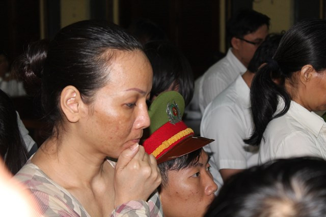 Nhiều bị cáo đã khóc khi nghe chủ tọa kết án...