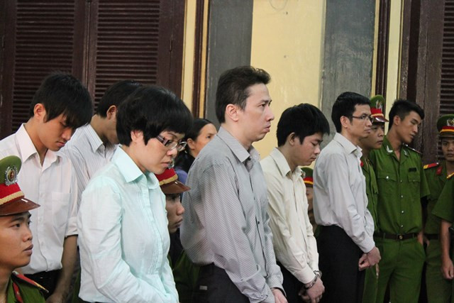 Các bị cáo nghe tòa tuyên án vào trưa nay
