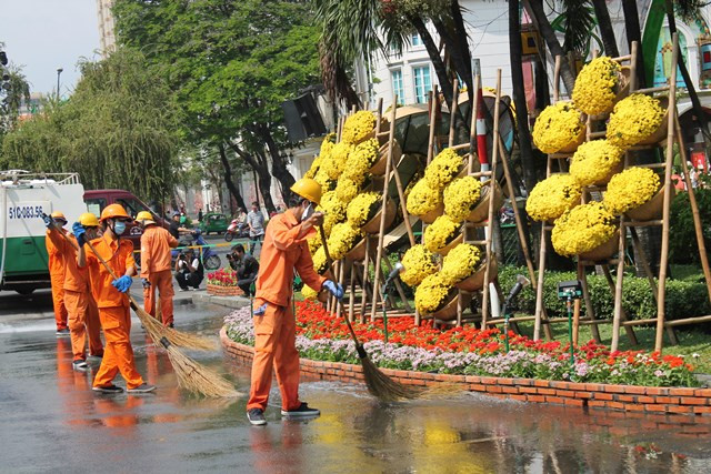 Những công việc cuối cùng sắp hoàn thành để chào đón du khách vào tối nay