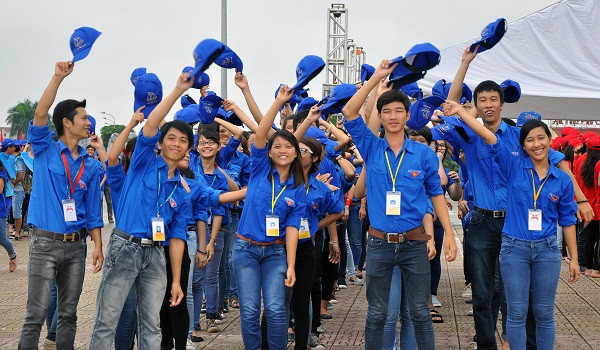 Các bạn sinh viên tình nguyện Hà Nội trong một hoạt động năm 2013 tại Mỹ Đình. Ảnh GDVN Các bạn sinh viên tình nguyện Hà Nội trong một hoạt động năm 2013 tại Mỹ Đình. Ảnh GDVN