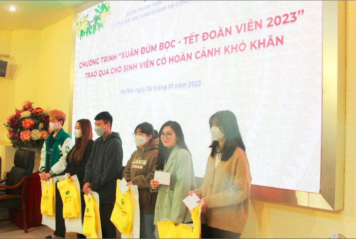 Niềm phấn khởi của các sinh viên. (Ảnh: Mạnh Đoàn)