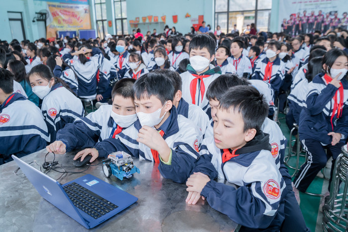 Cuộc thi là một sân chơi cho hệ thống các trường học về chương trình giáo dục STEM Robot. Cuộc thi là một sân chơi cho hệ thống các trường học về chương trình giáo dục STEM Robot.