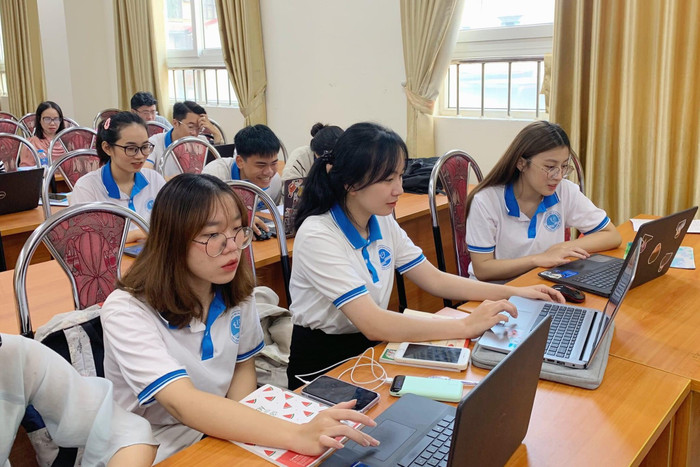 Sinh viên ngành Công nghệ thông tin, Trường Đại học Sư phạm Hà Nội 2. Ảnh: NTCC Sinh viên ngành Công nghệ thông tin học tập ảnh NTCC.jpg