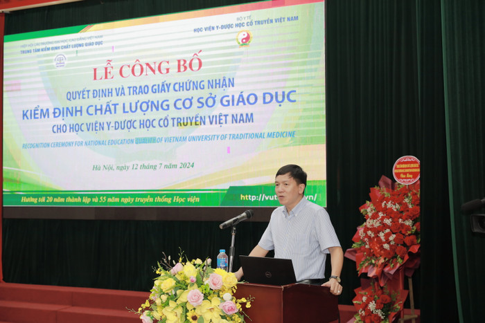 Phó Giáo sư, Tiến sĩ Phạm Quốc Khánh phát biểu tại buổi lễ. Ảnh: HT ảnh 5 (4).JPG