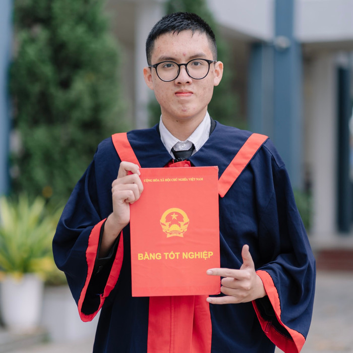 Nguyễn Tiến Hà Dũng đạt danh hiệu Thủ khoa khối chuyên Hóa Trường Trung học phổ thông Chu Văn An (Hà Nội). Ảnh: NVCC d97650fa59e2fbbca2f3.jpg