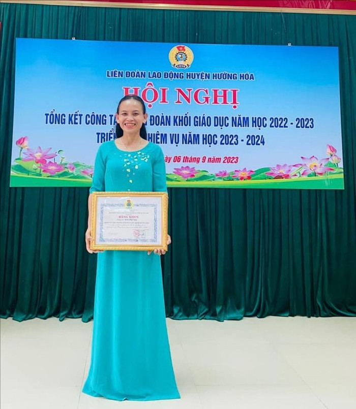 Cô giáo Trần Thị Châu công tác tại Trường mầm non A Xing. Ảnh: NVCC Cô Trần Thị Châu là một trong số những Nhà giáo Ưu tú của tỉnh Quảng Trị (ảnh NVCC).jpg