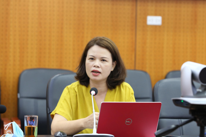 Phó Giáo sư, Tiến sĩ Phạm Thị Tuyết - Phó Giám đốc Trung tâm đào tạo bồi dưỡng Học viện Ngân hàng trong buổi thảo luận tại Hội thảo. Phó Giáo sư, Tiến sĩ Phạm Thị Tuyết - Phó Giám đốc Trung tâm đào tạo bồi dưỡng Học viện Ngân hàng trong buổi thảo luận tại Hội thảo.