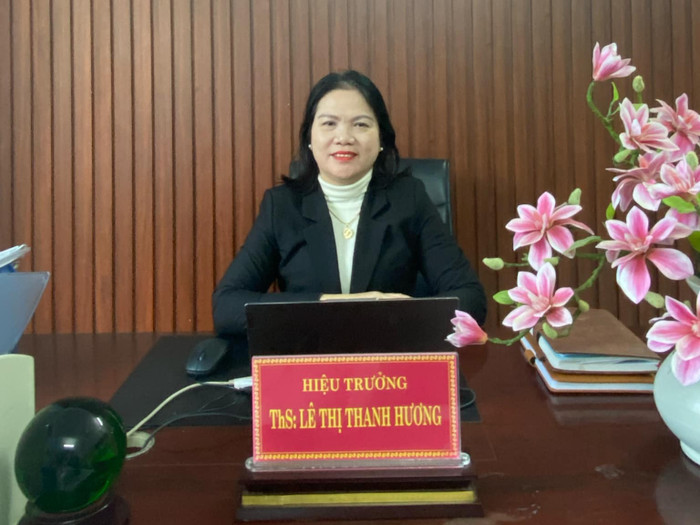 Cô Lê Thị Thanh Hương - Hiệu trưởng Trường Mầm non Hoa Mai (thị xã Quảng Trị, tỉnh Quảng Trị). Ảnh: NVCC. cô Hương mẹ ngọc.jpg