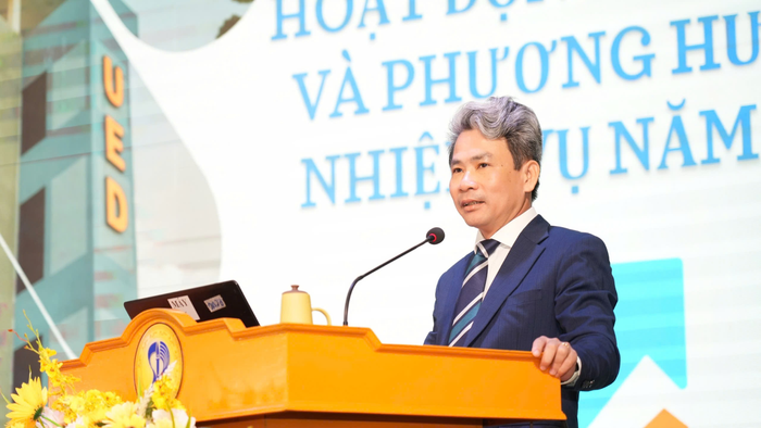 Phó Giáo sư, Tiến sĩ Võ Văn Minh - Hiệu trưởng Trường Đại học Sư phạm (Đại học Đà Nẵng). Ảnh: NVCC. thầy Minh Đà Nẵng.png