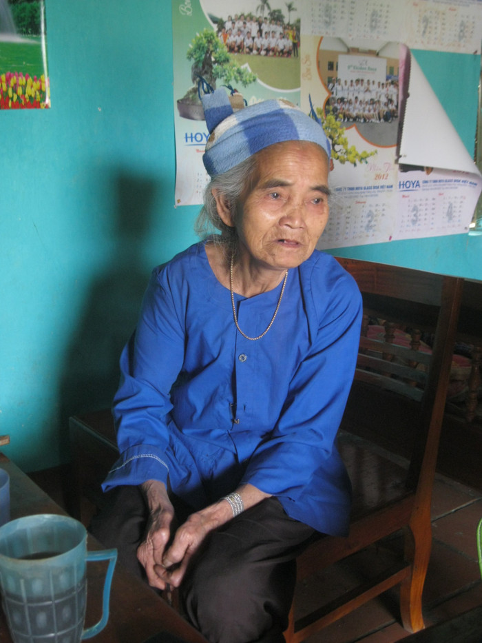 Bà Trần Thị Xuyên bồi hồi nhớ lại những đêm hát giao duyên tìm bạn Bà Trần Thị Xuyên bồi hồi nhớ lại những đêm hát giao duyên tìm bạn