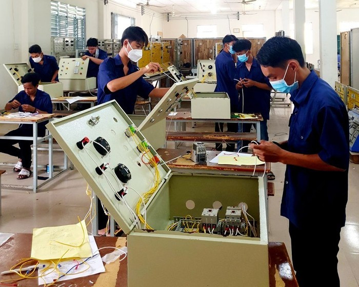 Học sinh Trường Trung cấp Nghề Dân tộc nội trú An Giang trong 1 tiết học thực hành. Ảnh: NTCC. sv-truong-nghe-an-giang-2735-4163-7201-1398.jpg