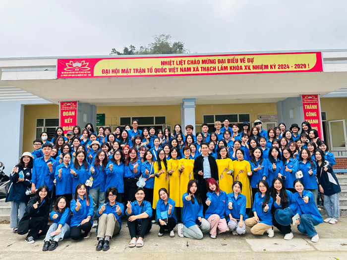 Khoa Xã hội học và Phát Triển - Học viện Báo chí và Tuyên truyền đưa sinh viên năm 2 đi Thực tế Chính trị - Xã hội tại Xã Thạch Lâm - Thạch Thành - Thanh Hoá. Ảnh: NTCC 211cdb721917b749ee06.jpg