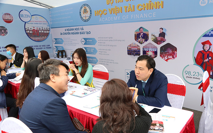Học viện Tài chính là trường đại học đầu tiên cả nước đào tạo chuyên ngành liên quan đến bảo hiểm. Ảnh minh hoạ: Website nhà trường hoc-vien-tai-chinh-tiep-tuc-hanh-trinh-tu-van-tuyen-sinh-nam-2021-tai-hai-phong-3.jpg