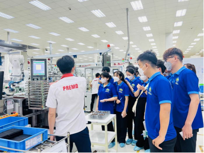 Sinh viên Trường Đại học Bách Khoa, Đại học Đà Nẵng thực tập tại doanh nghiệp. Ảnh: NTCC Sinh viên thực tập tại doanh nghiệp.png