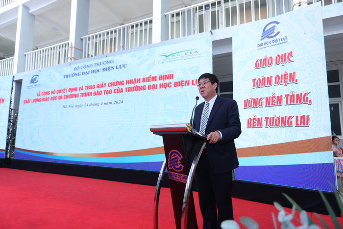 Giáo sư, Tiến sĩ Huỳnh Văn Chương - Cục trưởng Cục Quản lý chất lượng, Bộ Giáo dục và Đào tạo phát biểu Ảnh 3.JPG