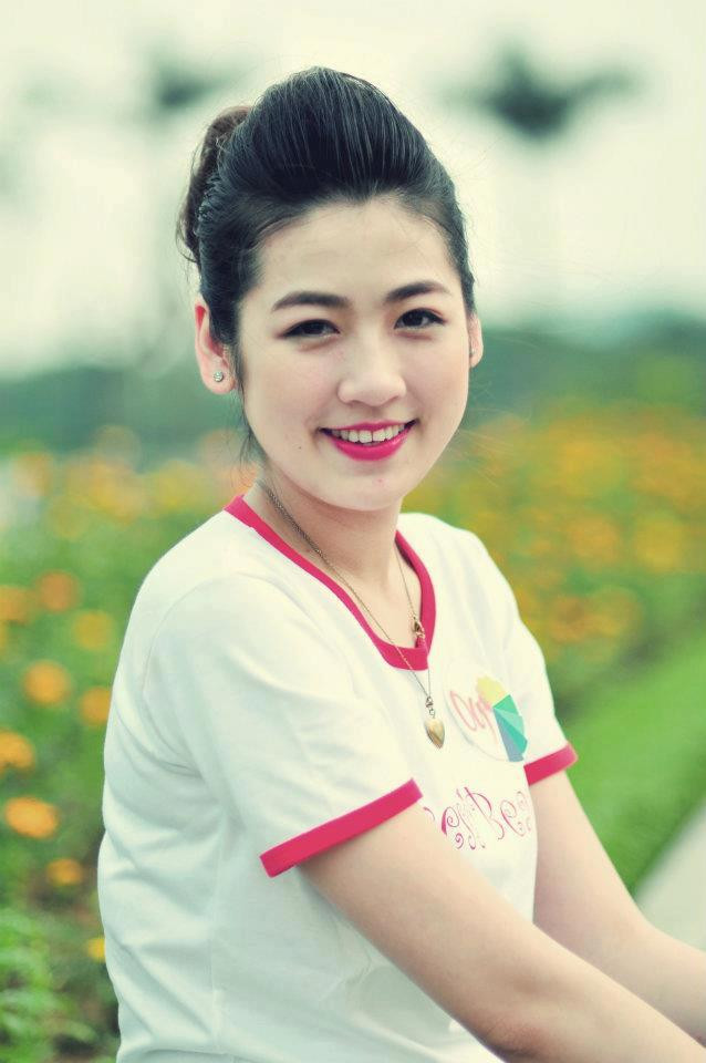 Số đo: 1m72, 56kg. 86 – 67 – 90 Số đo: 1m72, 56kg. 86 – 67 – 90