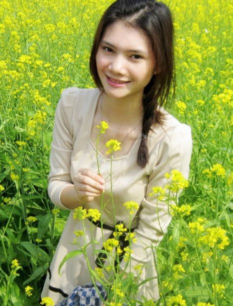 Tôi là người con của dân tộc Tày, Nùng. Tôi lớn lên cùng với nền văn hóa, cùng với tiếng nói của dân tộc mình. Tôi có cơ hội được học tập chuyên ngành Báo truyền hình của Học viện Báo chí cơ mà, tại sao tôi lại không quay về quê hương để phục vụ cho quê hương? Tôi là người con của dân tộc Tày, Nùng. Tôi lớn lên cùng với nền văn hóa, cùng với tiếng nói của dân tộc mình. Tôi có cơ hội được học tập chuyên ngành Báo truyền hình của Học viện Báo chí cơ mà, tại sao tôi lại không quay về quê hương để phục vụ cho quê hương?