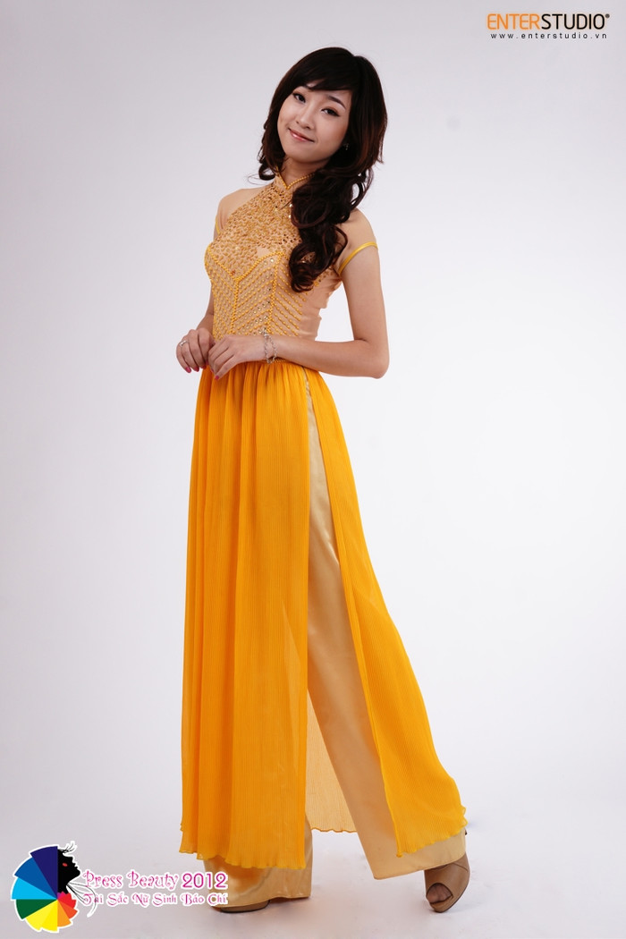 Sở thích/ Ước mơ: Nấu ăn, đi bộ, đọc sách, nghe nhạc, đặc biệt thích đi du lịch. Sở thích/ Ước mơ: Nấu ăn, đi bộ, đọc sách, nghe nhạc, đặc biệt thích đi du lịch.