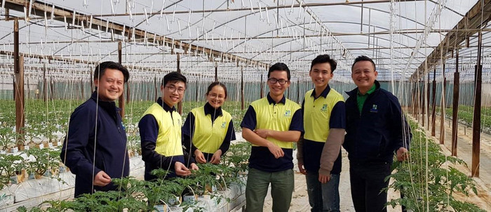 Sinh viên ngành Khoa học cây trồng làm thực tập sinh tại Úc (Ảnh: Viện Nông nghiệp và Tài nguyên, Trường Đại học Vinh) Anh4.jpg