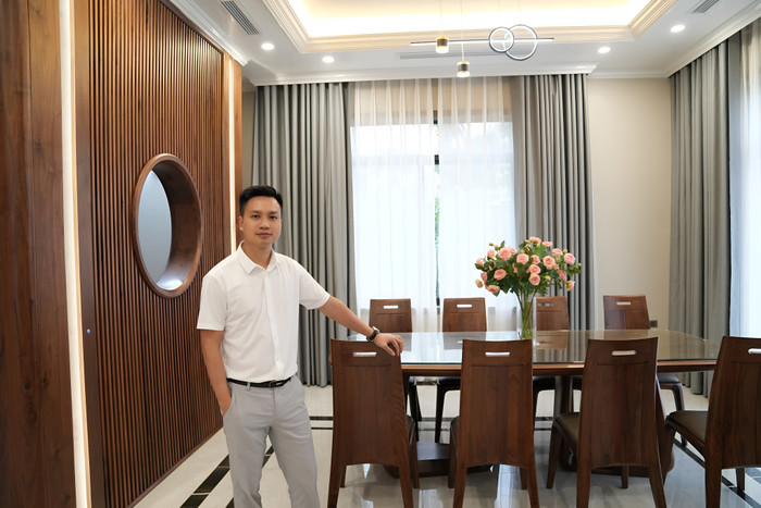 Kiến trúc sư Đặng Văn Việt, CEO (nhà sáng lập) Công ty nội thất Trách nhiệm hữu hạn Việt Á Đông. Ảnh: NVCC 3 KTS Đặng Việt.jpeg