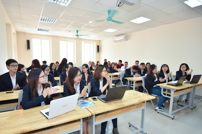 Sinh viên Học viện Ngân hàng. Ảnh: Webiste nhà trường sv hvnn.jpg