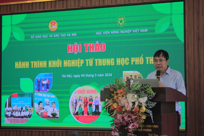 Ông Lê Hồng Vũ – Phó Trưởng phòng Giáo dục trung học, Sở Giáo dục và Đào tạo Hà Nội phát biểu khai mạc hội thảo. Ảnh: Châu Anh GDVN_ảnh 1.JPG